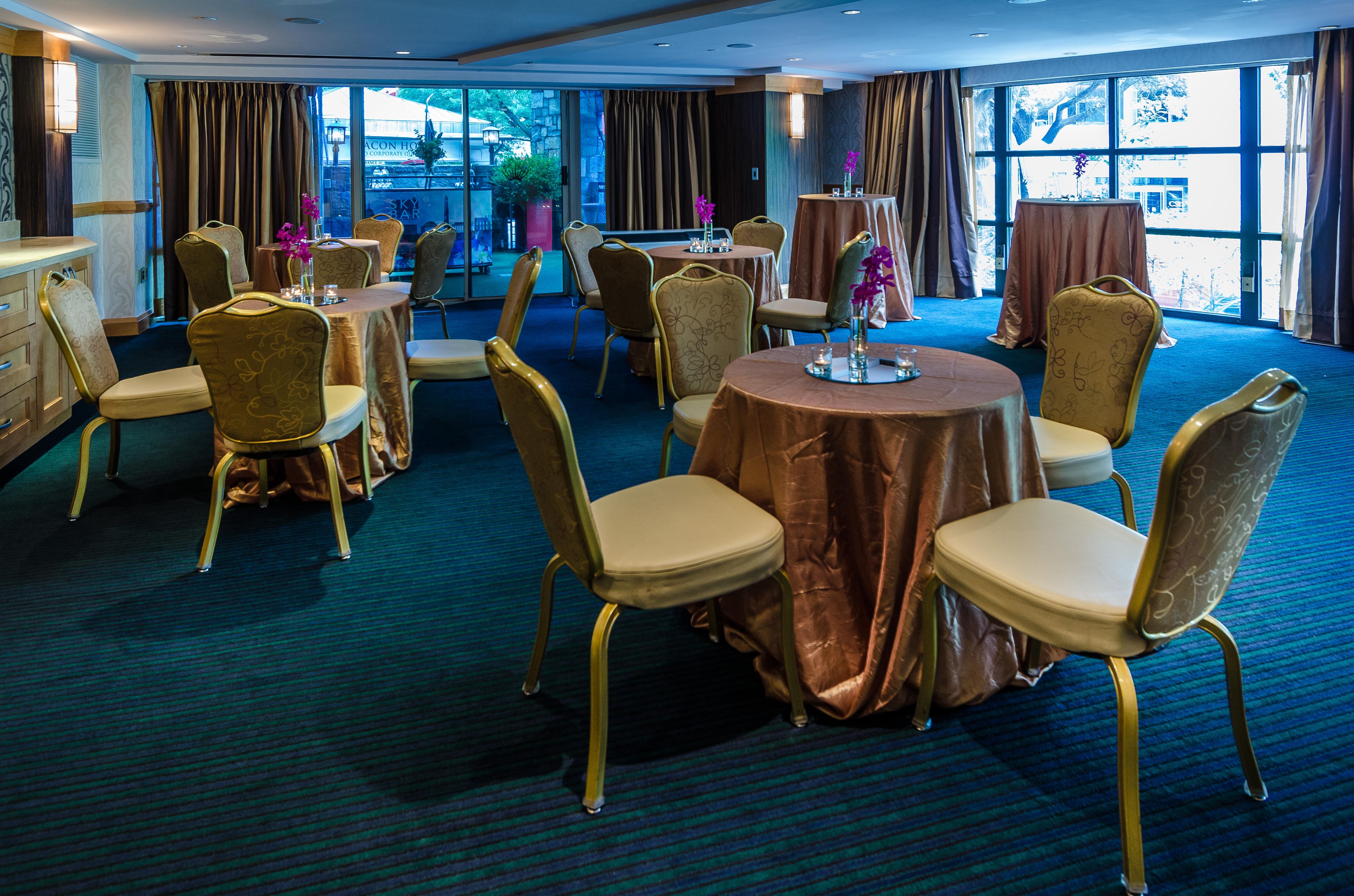 Hotel Beacon & Corporate Quarters 4*