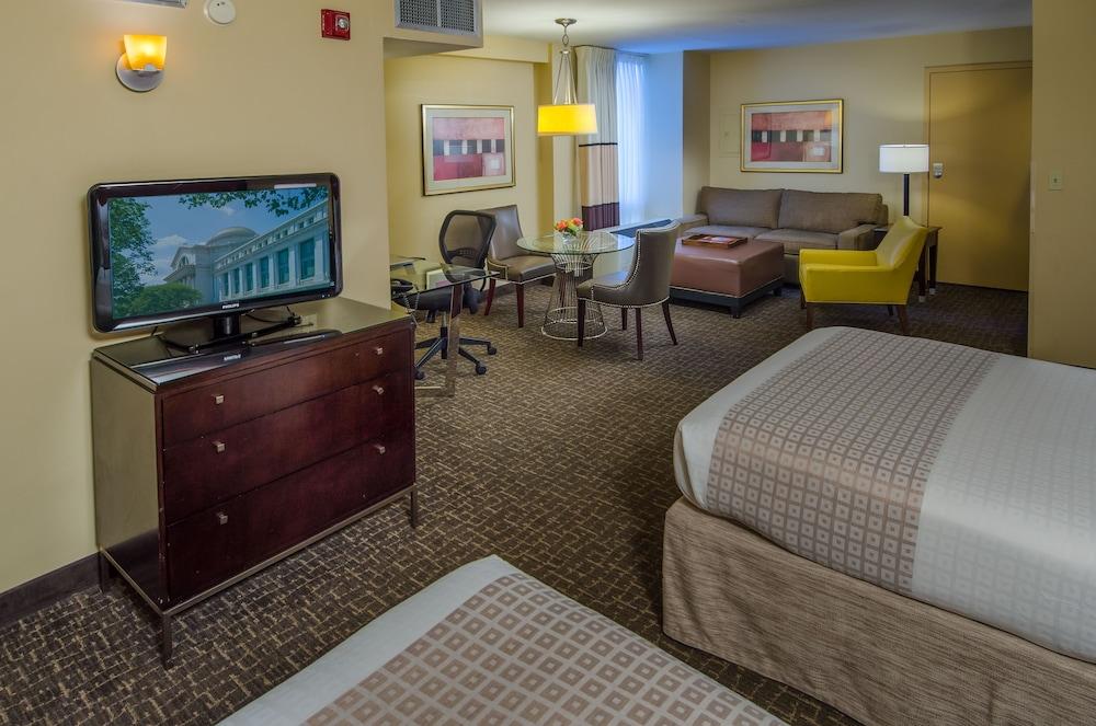 Beacon & Corporate Quarters Hotel 4*